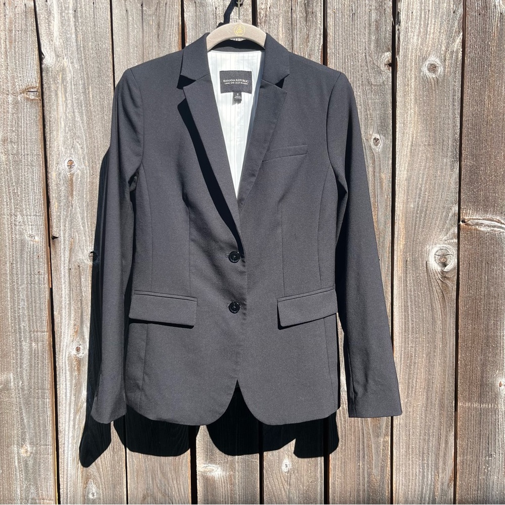 Banana Republic black long and lean blazer size 2